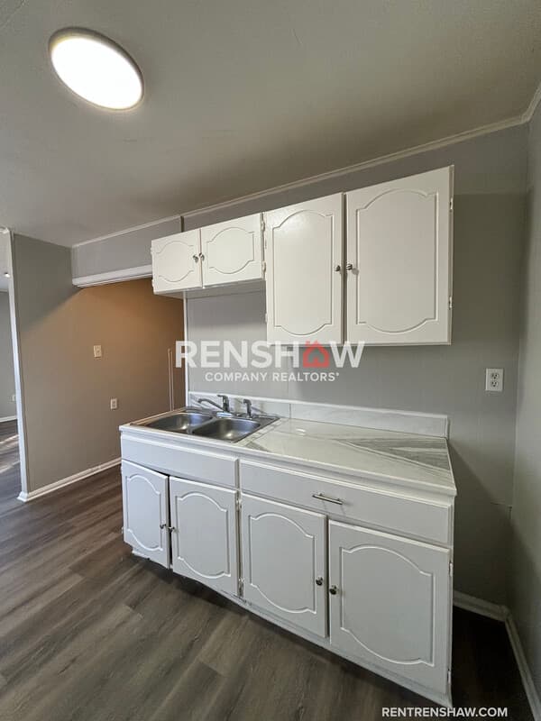 Memphis House: 3240 Madewell Dr
