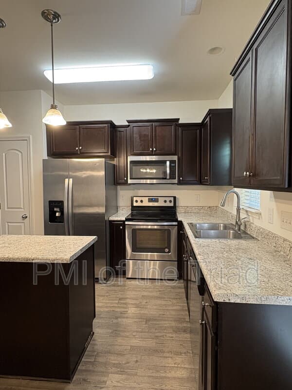 Winston Salem House: 5324 Farm House Trl