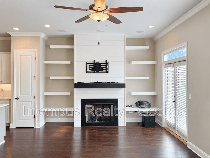 Smyrna House: 1260 Stone Castle Cir SE