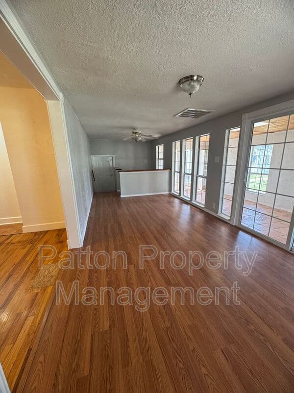 Amarillo House: 5112 Arden Road