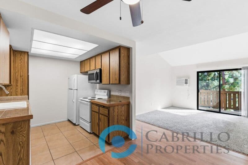 San Diego House: 10278 Black Mountain Rd