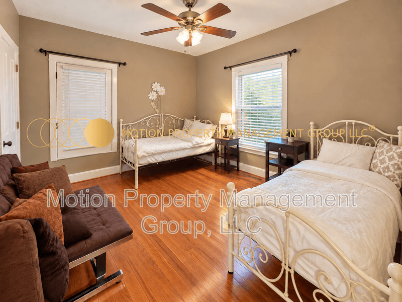 Monticello House: 682 East Mourning Dove Court