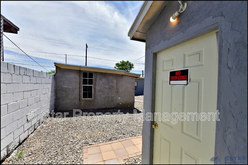 El Paso Condo: 1910A Olive Ave !!