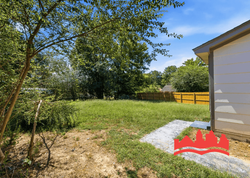 Memphis House: 2449 Labonte Dr