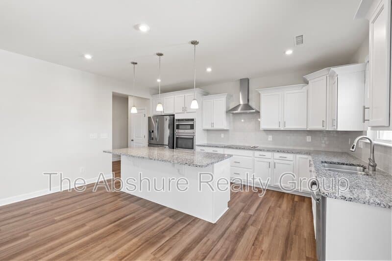 Fuquay-Varina House: 1511 Woodland Knoll Court