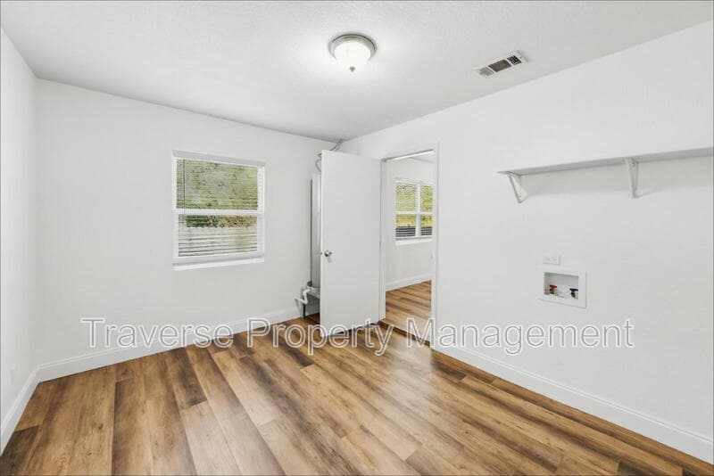 Fort Worth House: 2304 Ryan Ave