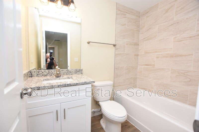 Lakeland Condo: 1111 Mercury Dr E