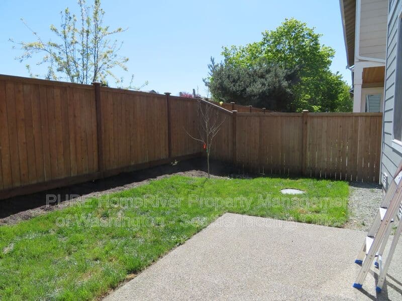 Lacey House: 5445 50th Loop SE