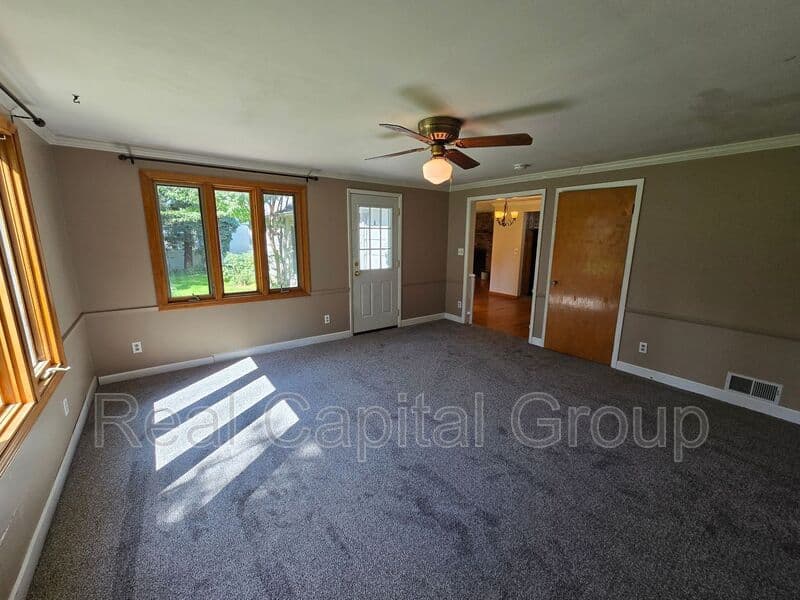 Williamsville House: 8401 Ericson Dr