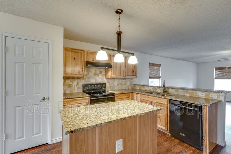 Little Elm House: 1561 Knottingham Drive