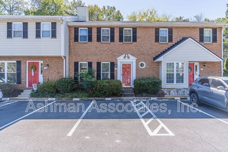 Alpharetta House: 3235 Cape Cir.