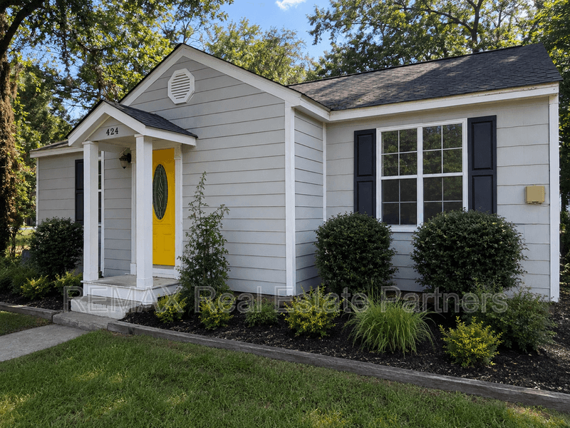 Hattiesburg House: 424 S 14th Ave