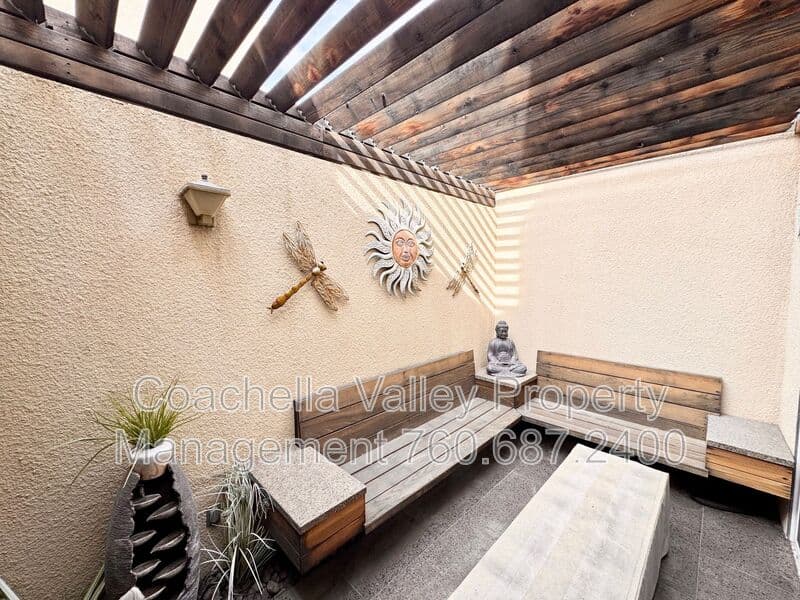 Rancho Mirage House: 21 Lake Shore Dr