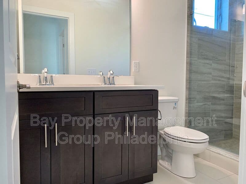 Philadelphia House: 2108 Kensington Walk