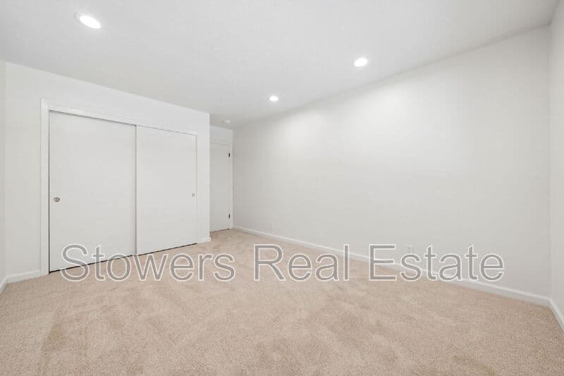 Danville House: 132 Glen Ct