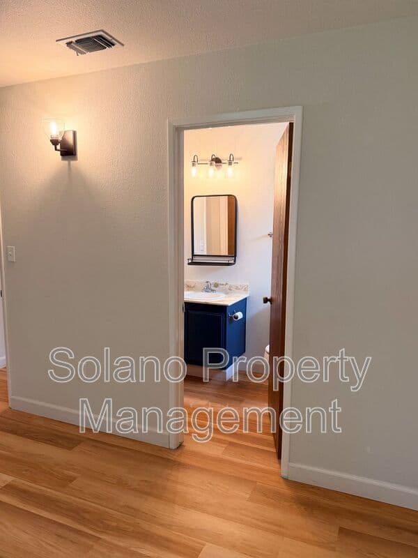 Dixon House: 950 Pembroke Way