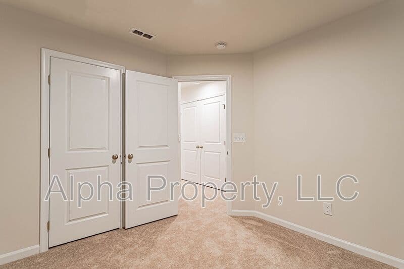 Simpsonville Townhome: 301 Parkridge Way