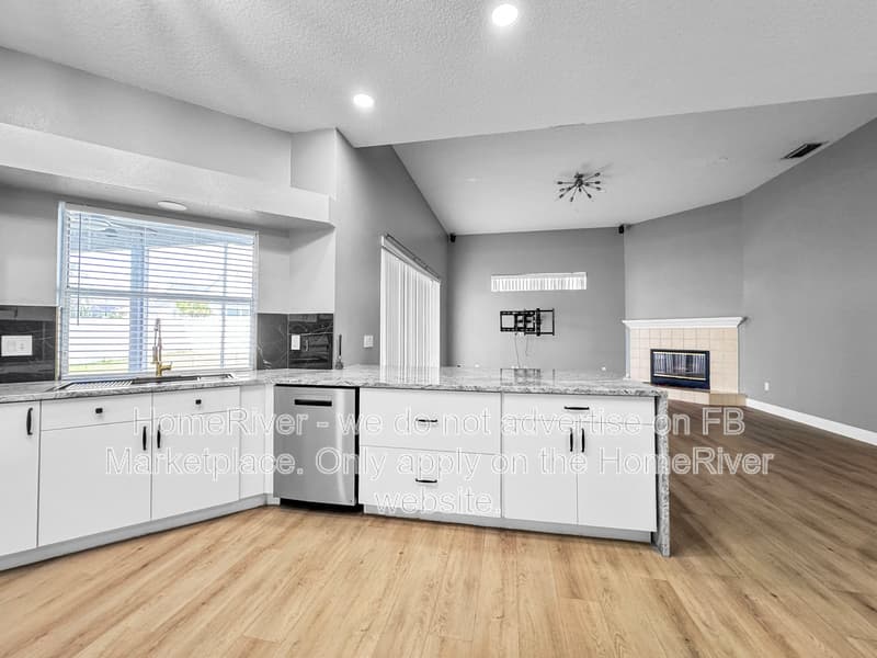 Tampa House: 10014 Cypress Shadow Ave