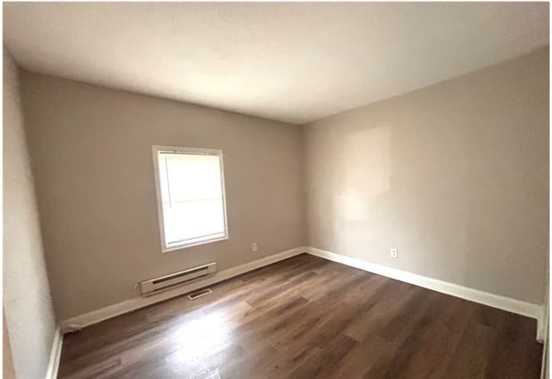 Richmond House: 2508 Robert Moore Cir