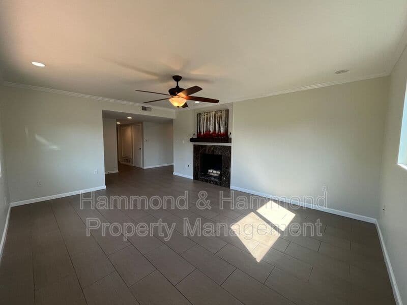 Granada Hills House: 16751 San Fernando Mission Blvd.