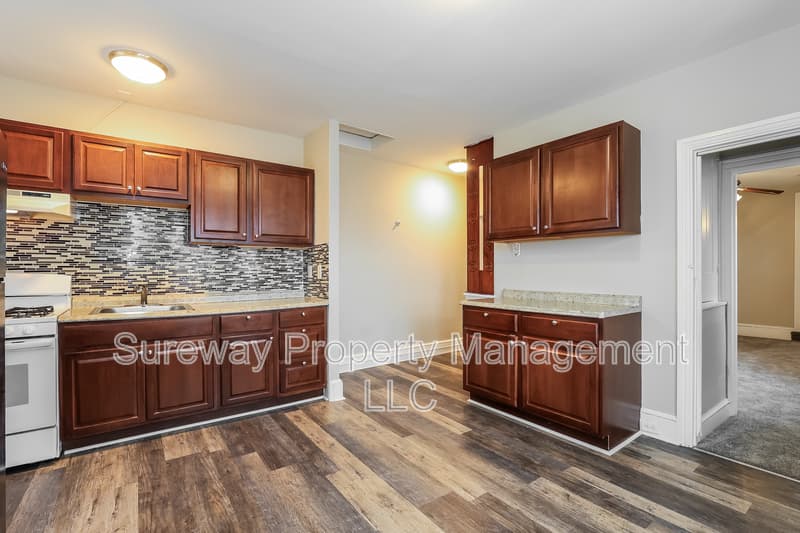 Burlington Condo: 212 East Broad Street