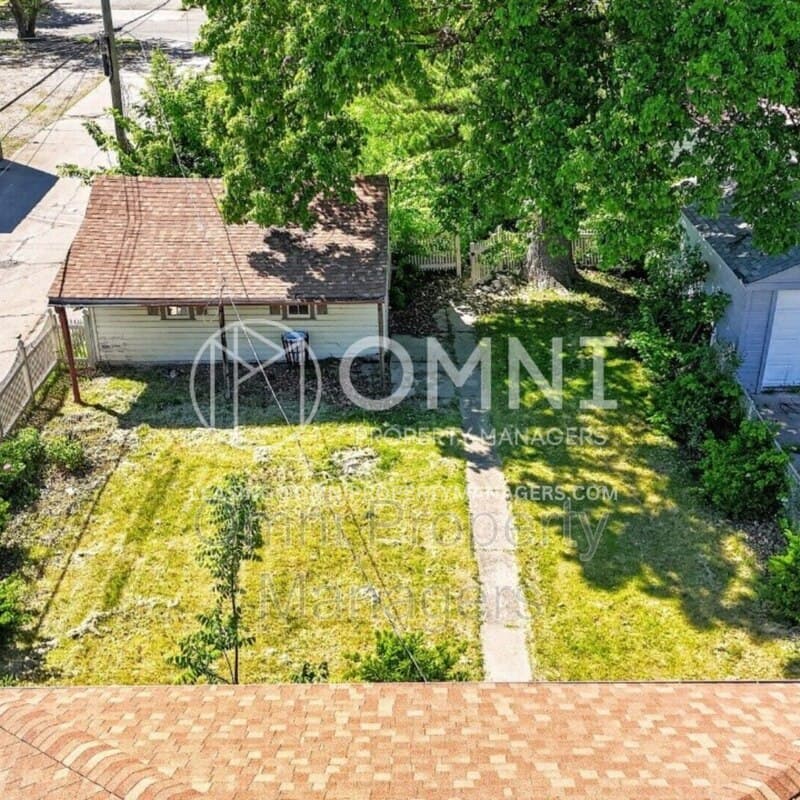 Detroit House: 11529 Roxbury St