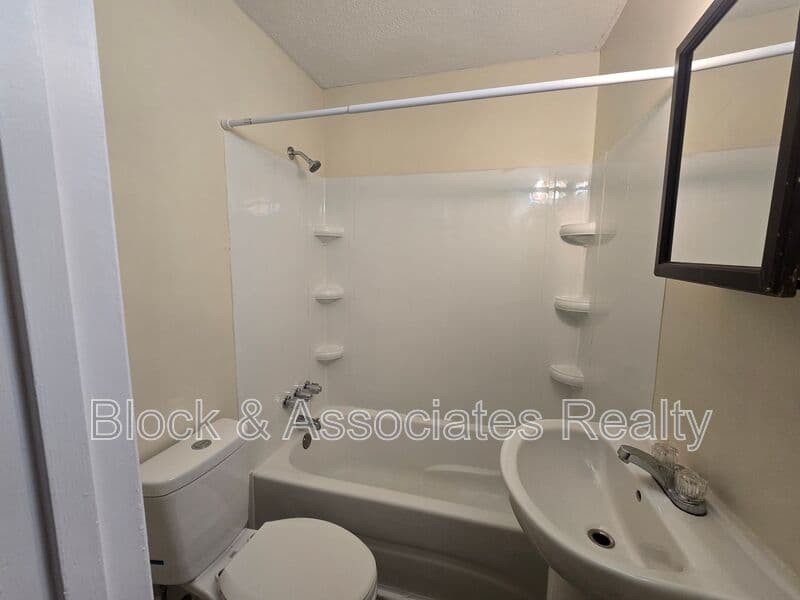 Archdale House: 213 Baker Rd