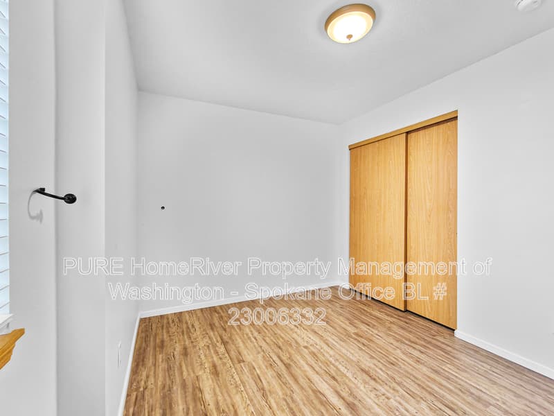 Medical Lake House: 1018 N Lindsay St