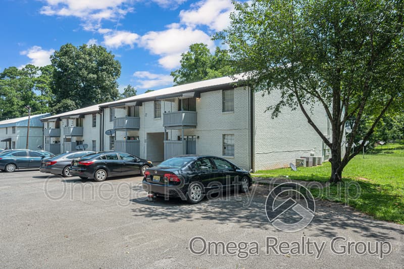 Bessemer Apartment: 425 Oakwood Ave