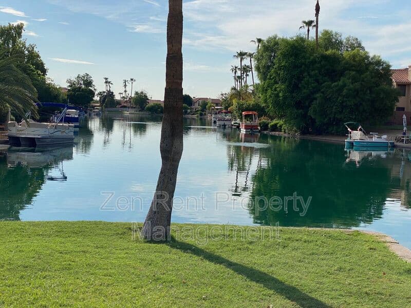 Gilbert House: 788 S Martinique Drive