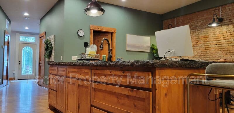 North Mankato Condo: 237 1/2 Belgrade Ave