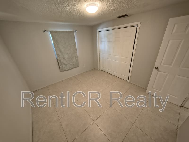Dunedin Condo: 561 Laura Lane