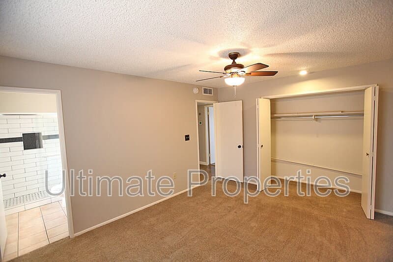 Sun City House: 9331 W Arrowhead Dr