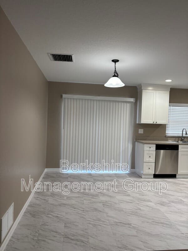 Winter Haven Townhome: 2405 Avenue C SW
