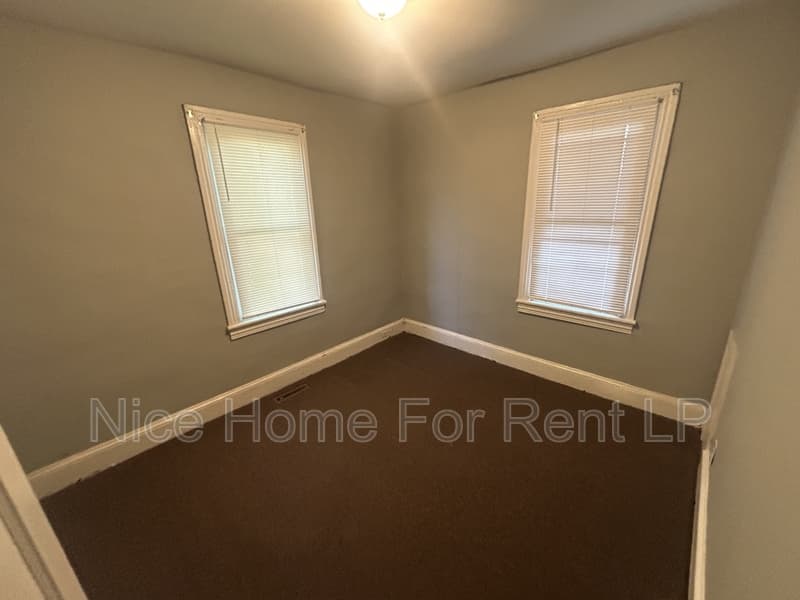 Riverside Condo: 143 Lafayette St