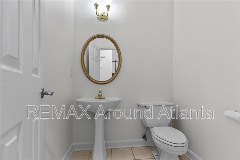Roswell House: 235 Arbor Creek Way
