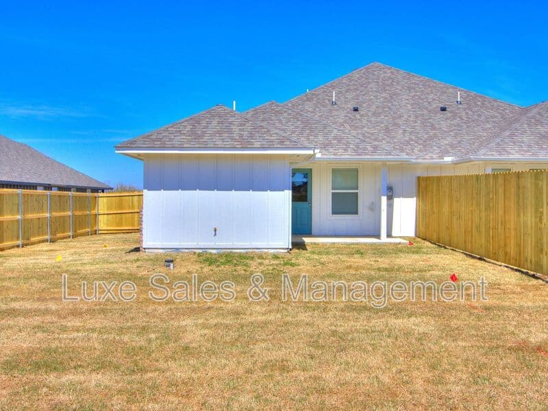 El Reno House: 1515 Pavy Parkway