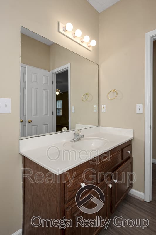 Pelham Townhome: 214 Chase Creek Cir