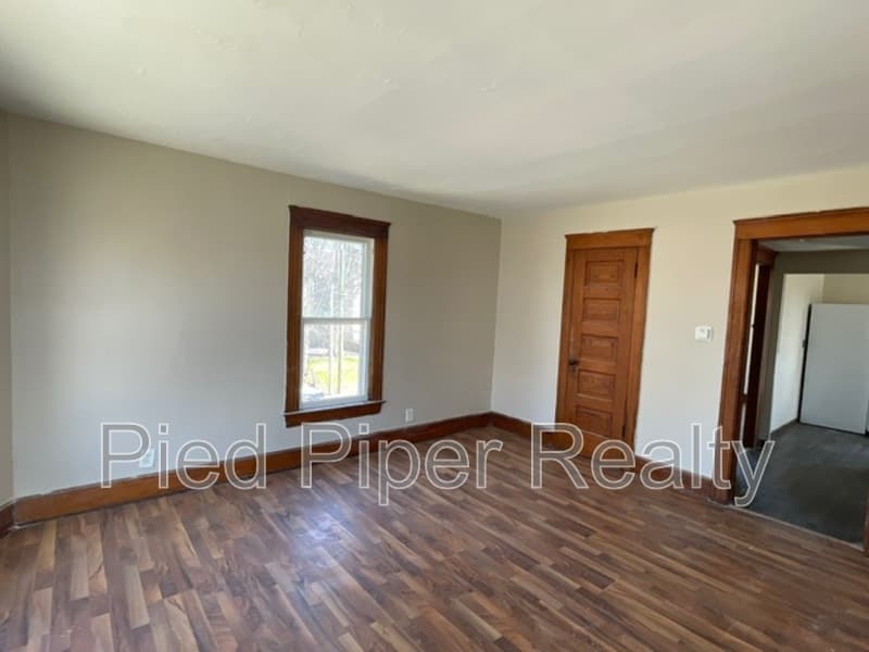 Freeport Condo: 434 1/2 S State Ave