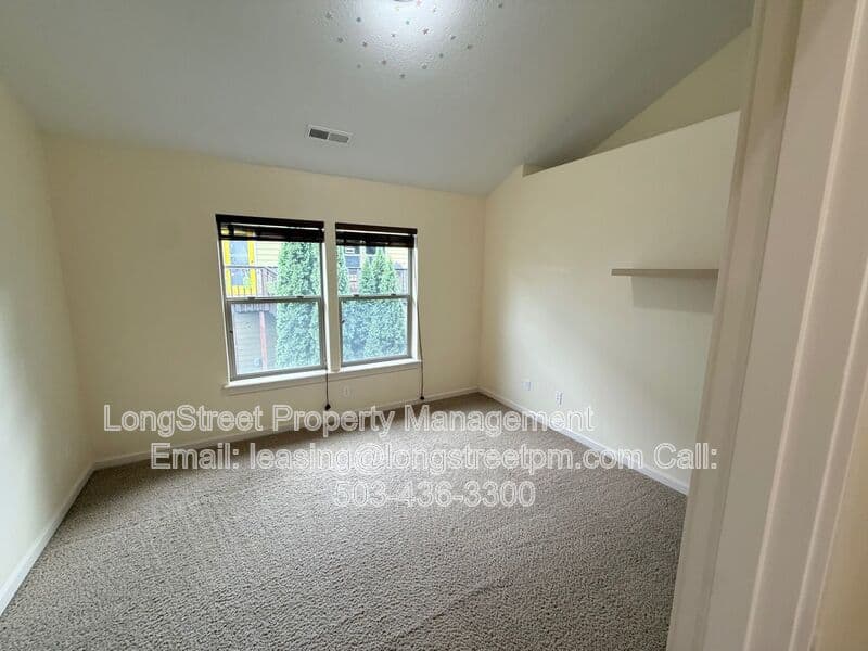 Salem House: 823 Crouchen St NW