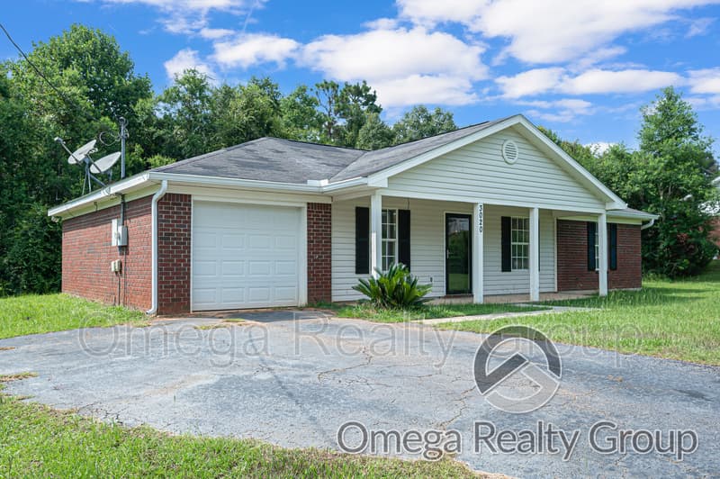 Mobile House: 3020 Barlett Dr