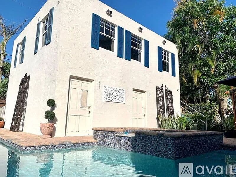 West Palm Beach House: 525 34th Street