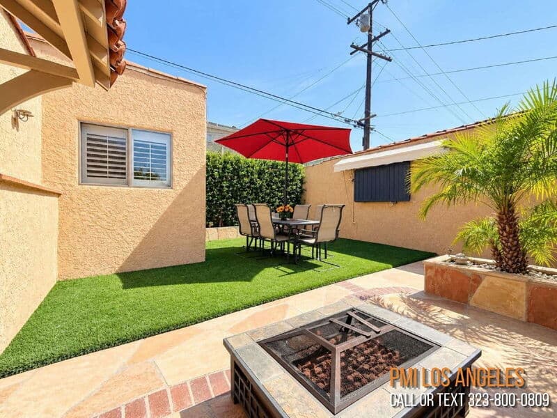 Los Angeles House: 6102 South Citrus Avenue