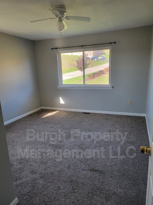 Pittsburgh Townhome: 801 Wingate Dr