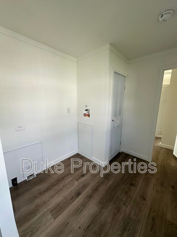 Utica House: 216 Tipperary Drive