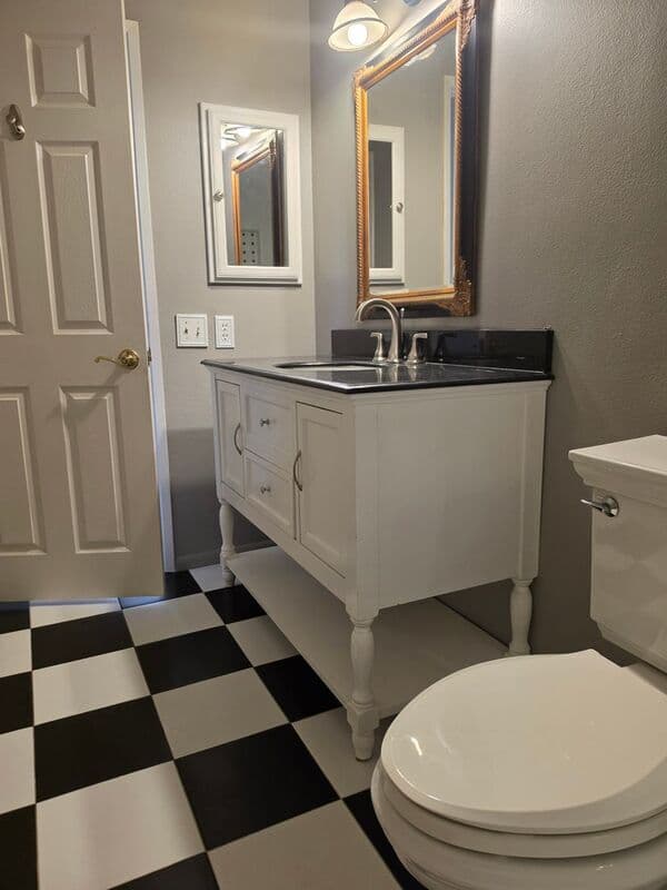 Irvine House: 25 Lucero West