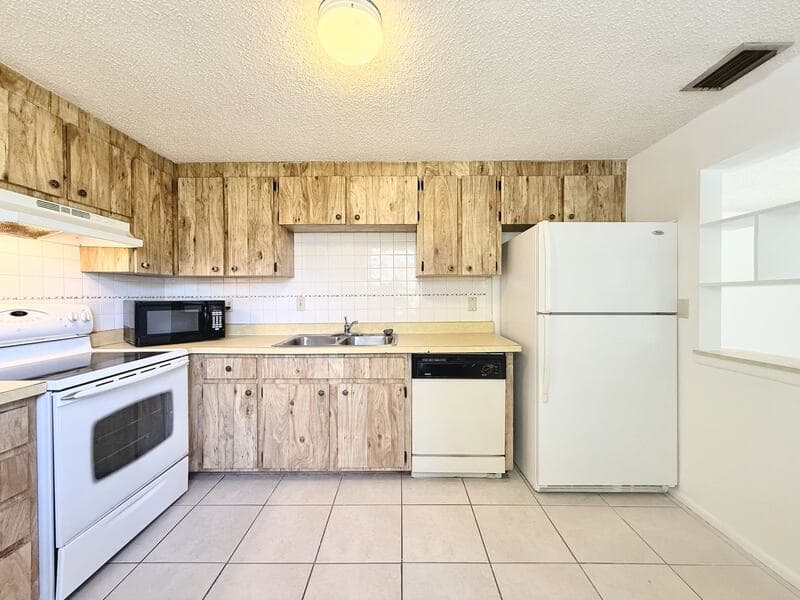 Sarasota Condo: 7071 Bee Ridge Road - A