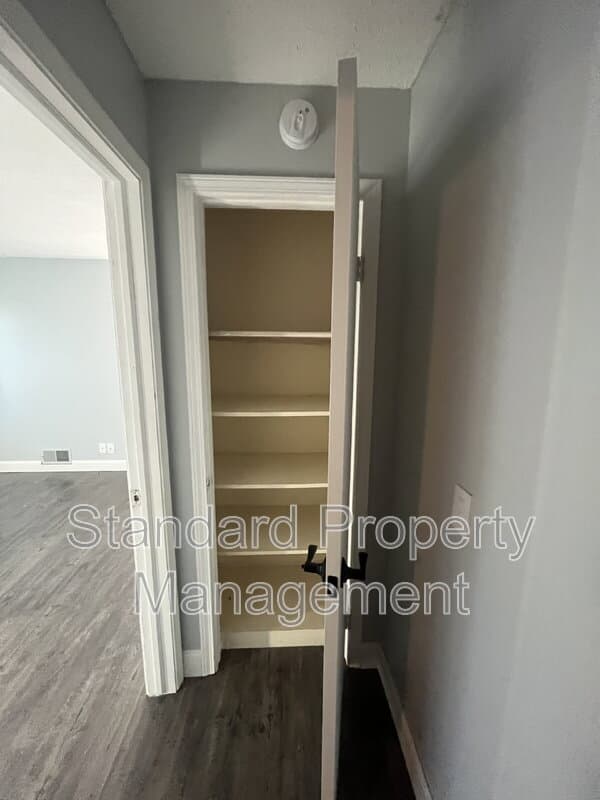 Rochester House: 43 Applewood Drive