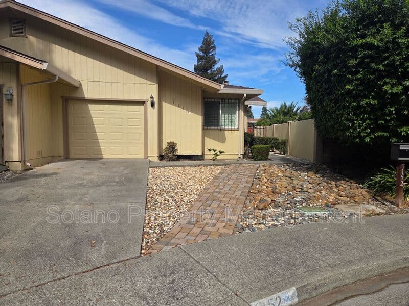 Fairfield Condo: 1152 Frost Pl