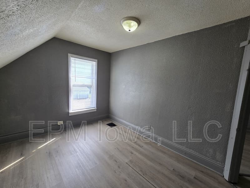 Waterloo House: 211 Manson Street